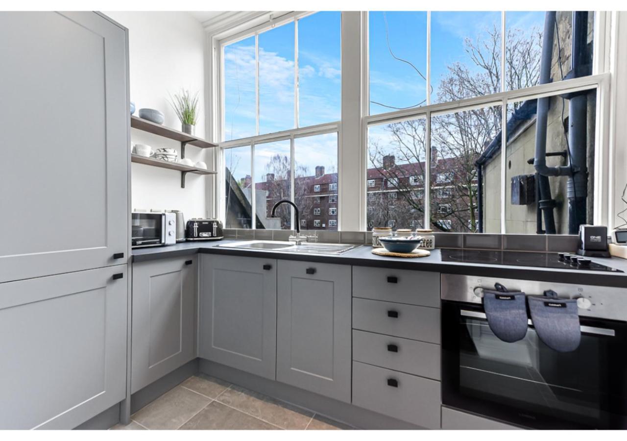 Apartament Upscale Urban Haven: Luxury Flat Londyn Zewnętrze zdjęcie