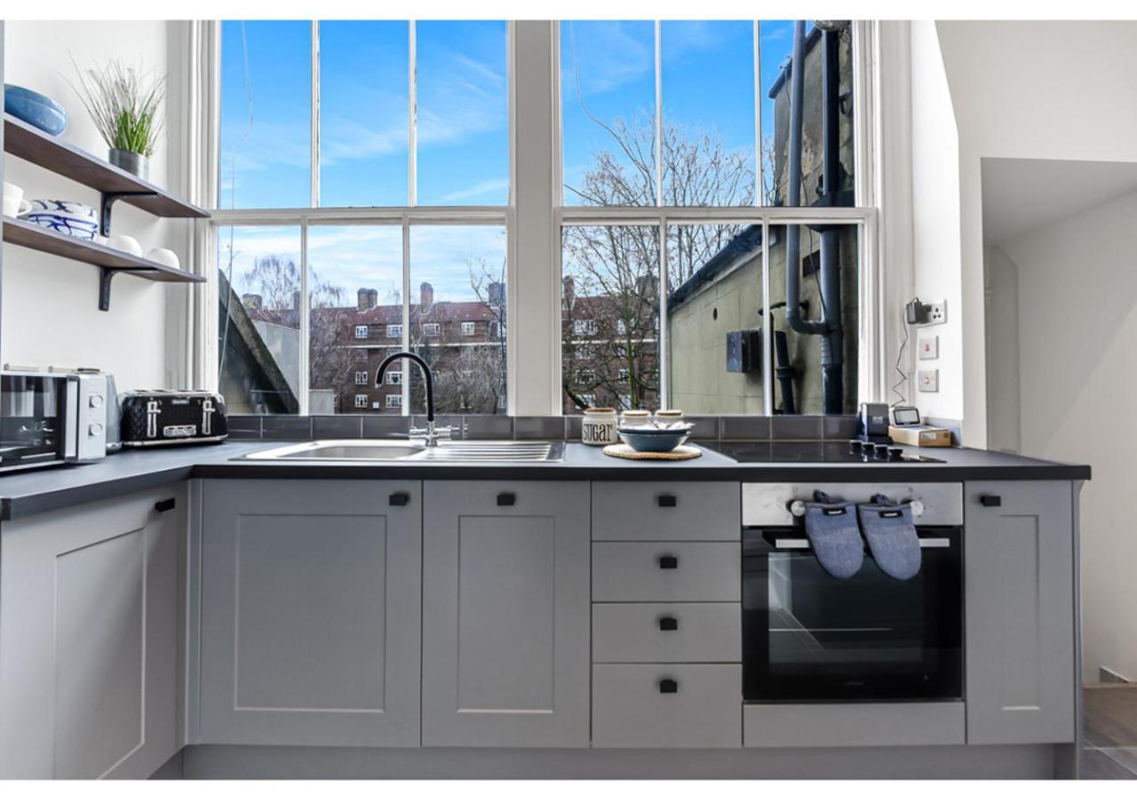 Apartament Upscale Urban Haven: Luxury Flat Londyn Zewnętrze zdjęcie