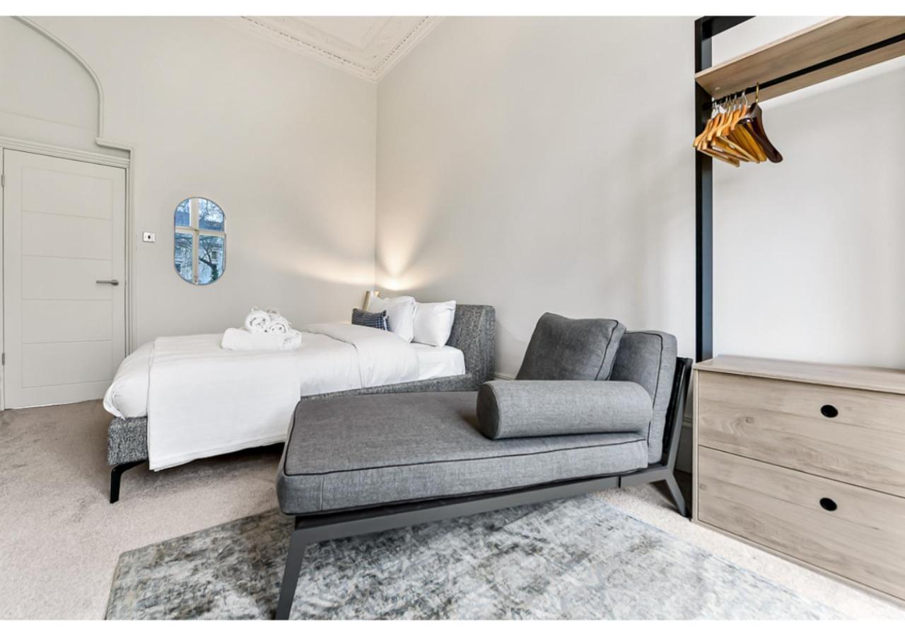 Apartament Upscale Urban Haven: Luxury Flat Londyn Zewnętrze zdjęcie
