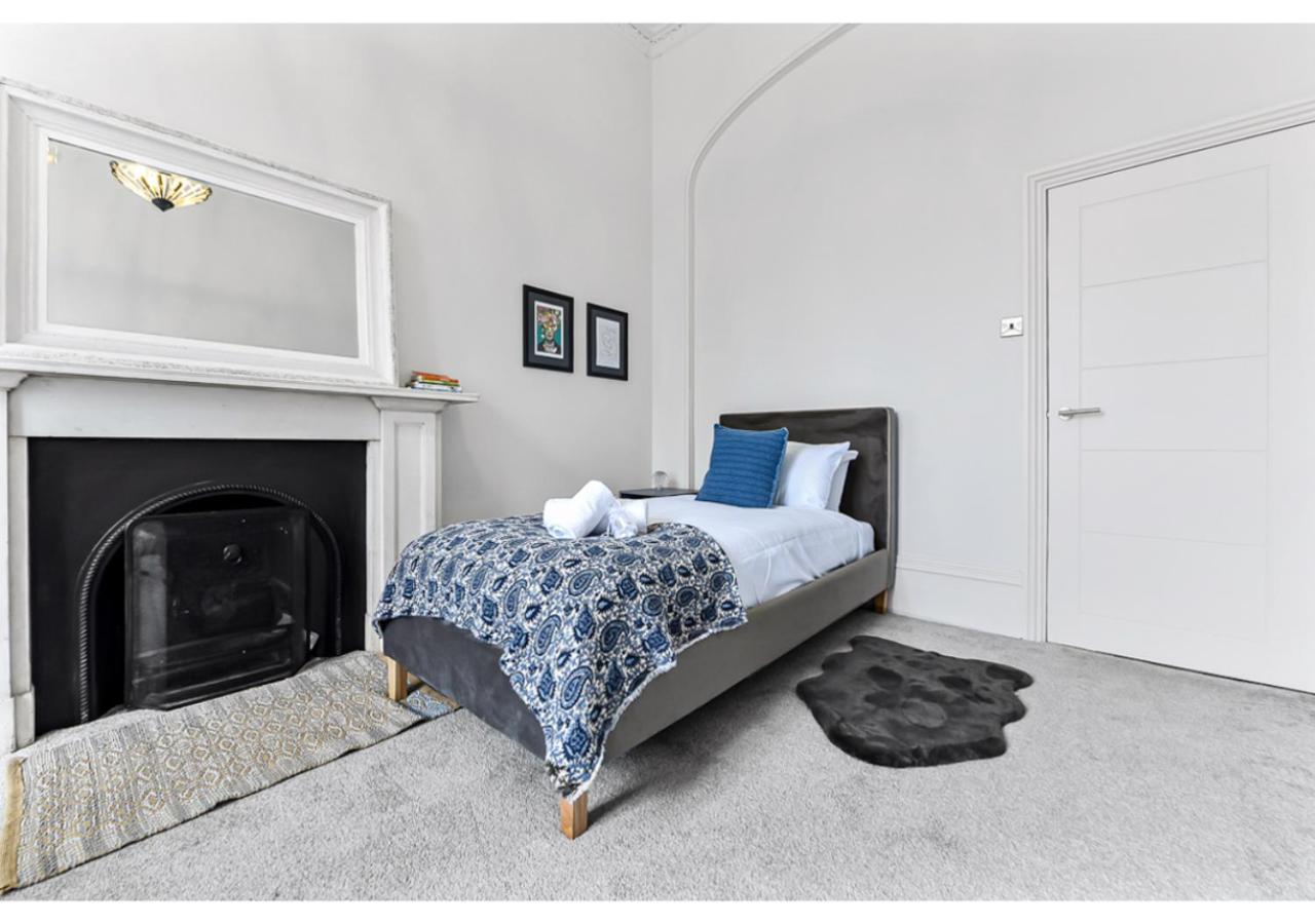 Apartament Upscale Urban Haven: Luxury Flat Londyn Zewnętrze zdjęcie