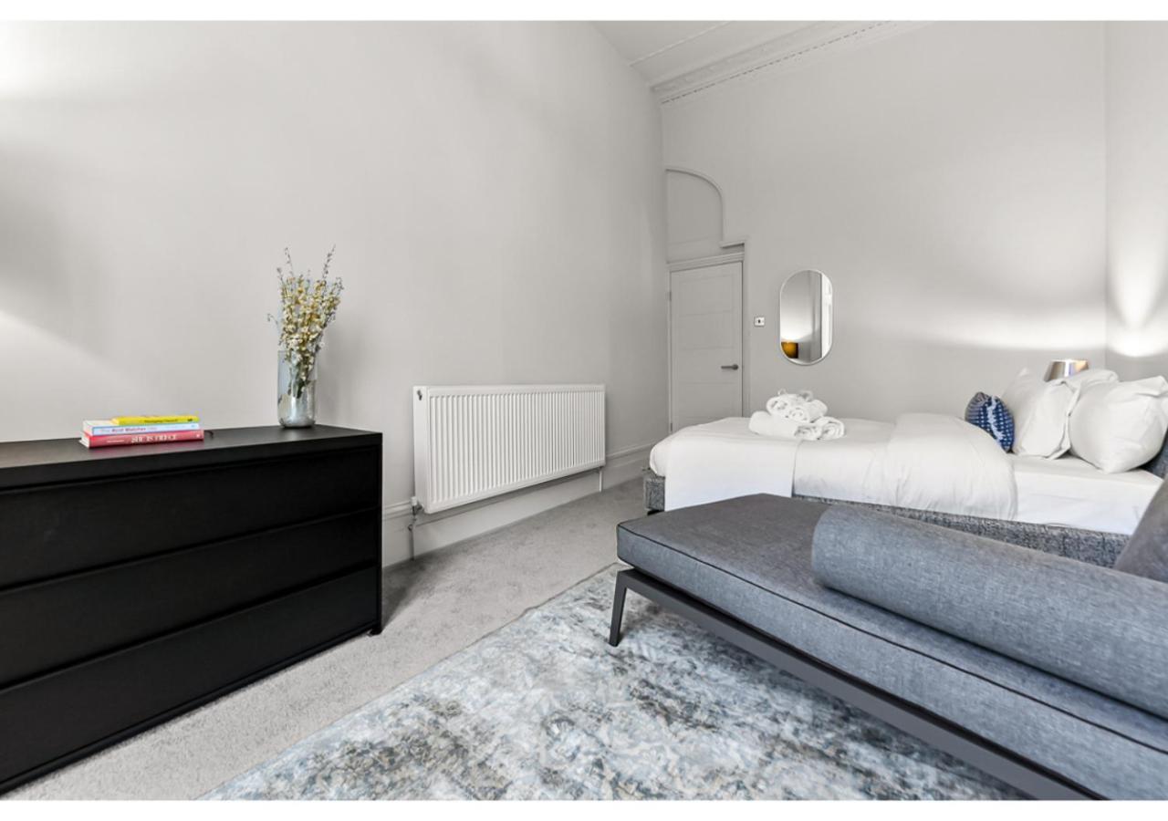 Apartament Upscale Urban Haven: Luxury Flat Londyn Zewnętrze zdjęcie